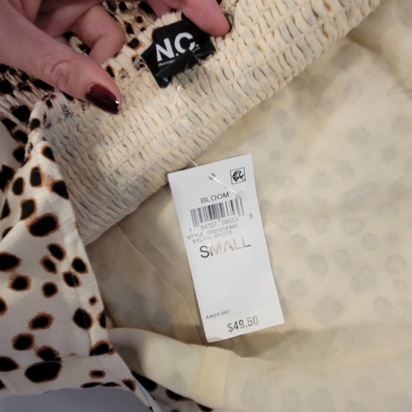 INC International Concepts Cream and Black Tote - Picture 3 of 3